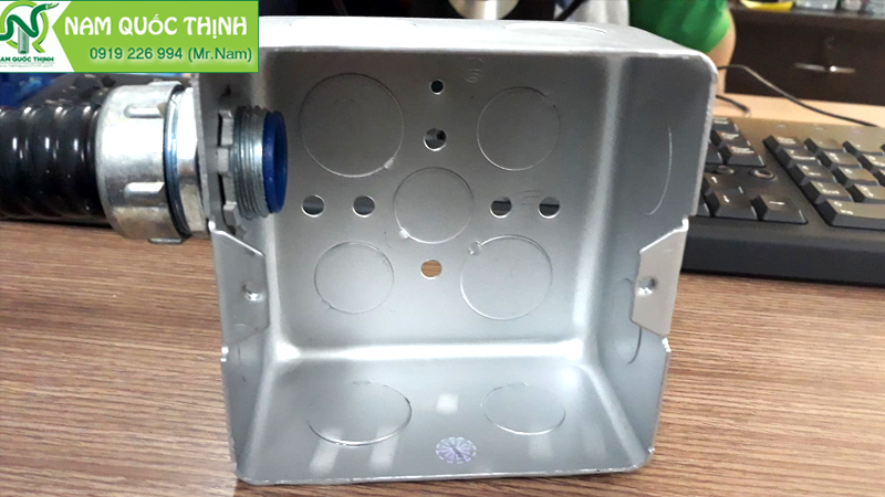 Hộp thép âm tường 100x100x54 bền