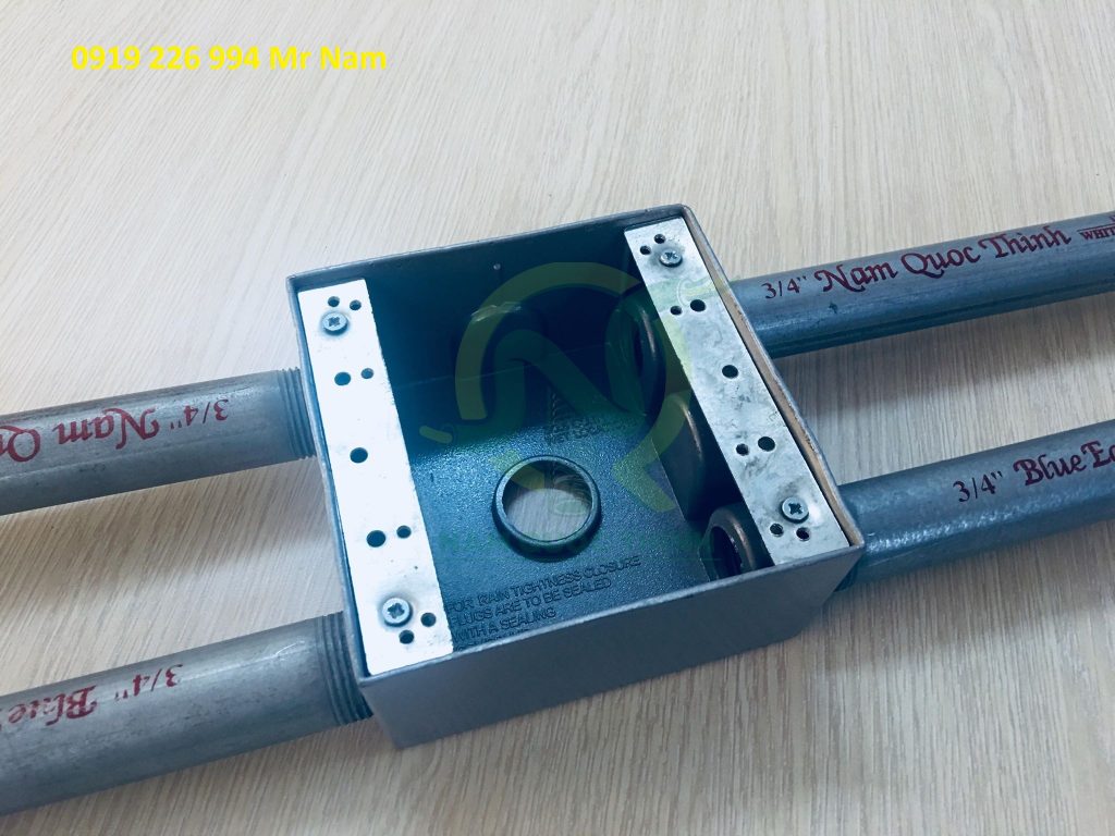 hộp công tắc nổi