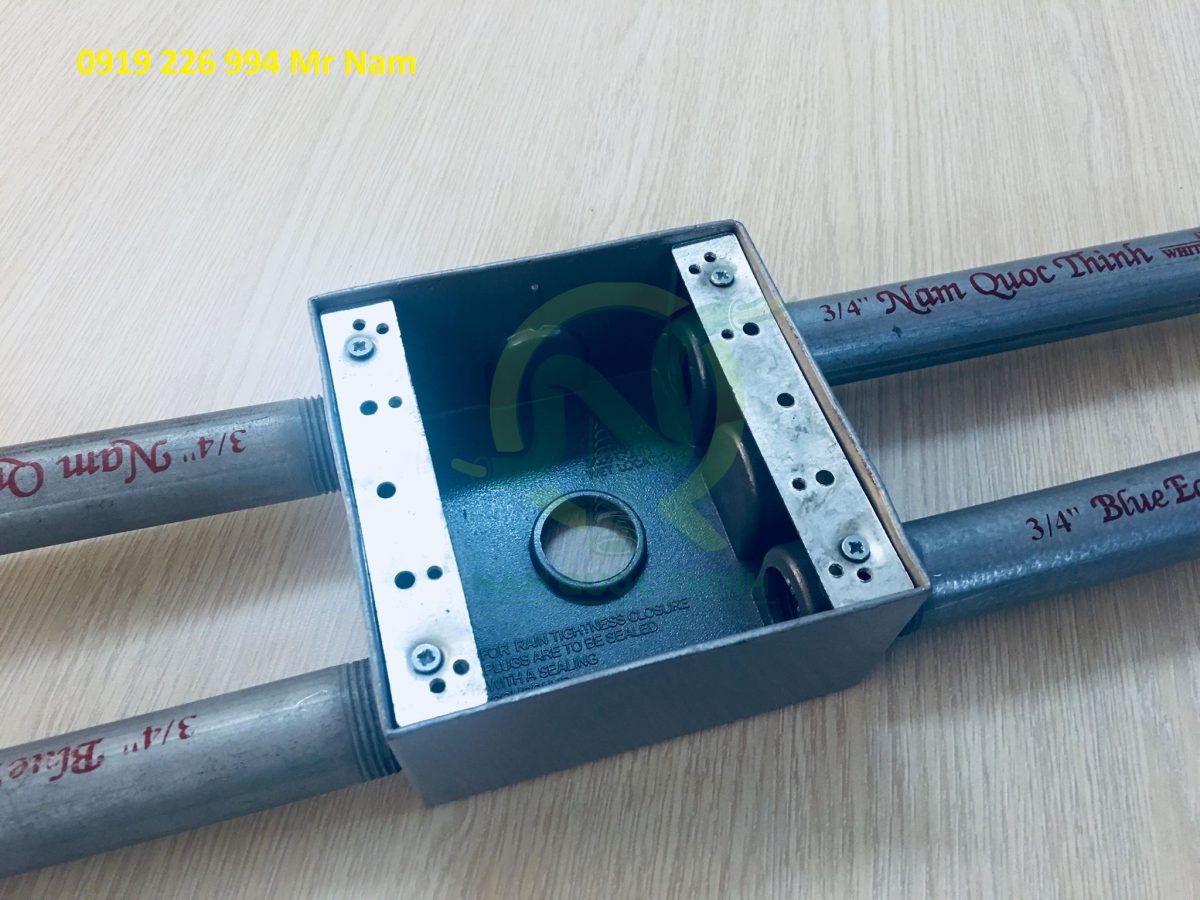 hộp công tắc nổi